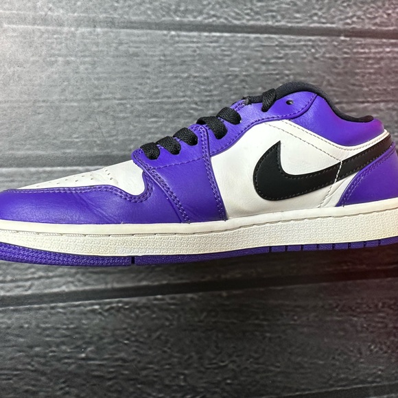 Jordan 1 Low Black Court Purple White US Men Size 8 - Picture 6 of 15